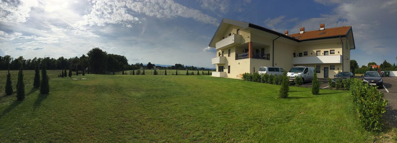 Mattone Aparthotel Lanzenkirchen Exterior photo